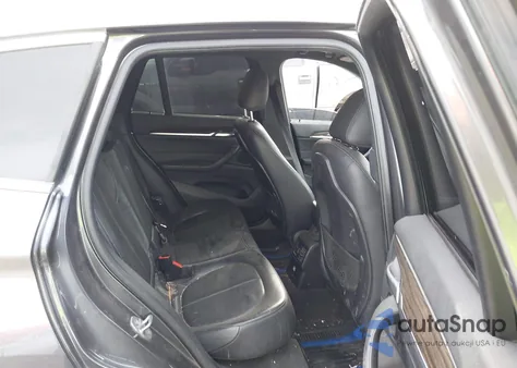 2016 BMW X1 xDrive28I z USA, uszkodzony, nr VIN WBXHT3Z37G4A47754